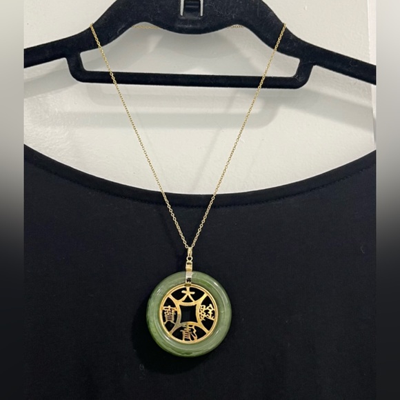 JADEITE Green and Gold-Tone Pendant - Picture 4 of 11